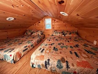 Cozy Lakefront Cabin Perfect for a Family Getaway in Wells, NY - 6