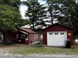 Cozy Lakefront Cabin Perfect for a Family Getaway in Wells, NY - 2
