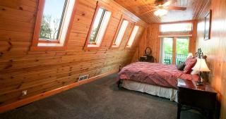 Romantic Forest Cabin with Amazing Private Deck and Spa in Ohio - 7
