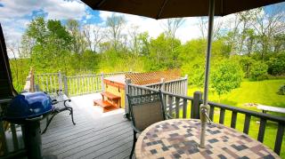 Romantic Forest Cabin with Amazing Private Deck and Spa in Ohio - 5
