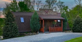 Romantic Forest Cabin with Amazing Private Deck and Spa in Ohio - 2