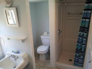 18th-Century Cottage with Historic Fixtures in Lincoln County, Maine - 4