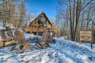 Gorgeous Log Cabin for Group Getaways to Shanty Creek Resort, Michigan - 2
