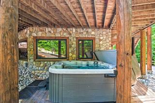 Gorgeous Log Cabin for Group Getaways to Shanty Creek Resort, Michigan - 1