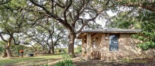 Romantic Luxury Cottage Rental for Two with Fireplace in Texas Hill Country - 3