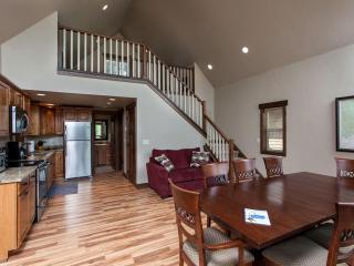 Family-Friendly Cabin Rental with Mountain Vistas near West Glacier, Montana - 5