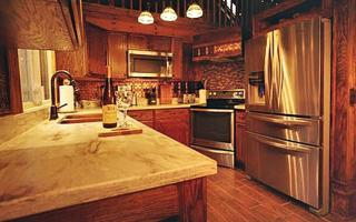 Luxurious Cabin Rental in Blairsville near Chattahoochee National Forest, Georgia - 2