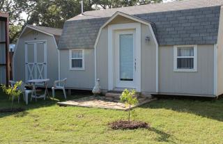 Simple and Cozy Cabin Rental on Private Ranch Retreat near Austin, Texas - - 0