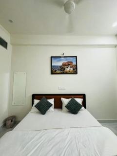 Hotel Madhav Palace - 2