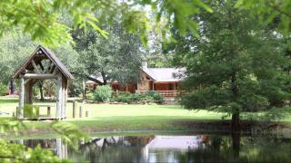 Rustic Lodge Getaway with Large Patio and Pond near Lufkin, Texas - 4