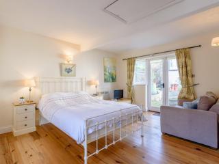 1 bed property in Woodbridge 72641 - 0