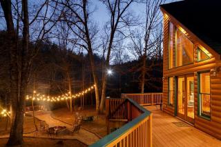Fantastic Cabin with Fire Pit, Hot-tub and Fireplace in Sautee Nacoochee, Georgia - 3