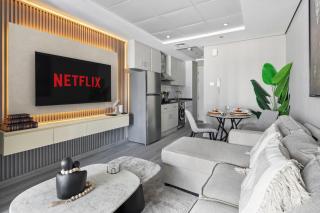 Chic Jlt Studio Lake View Metro 5min Marina - 3