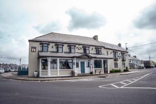 Bay View Hotel - 0
