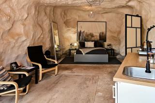Beautiful Cave by the Colorado River with Stunning Canyon Views for a Unique Adventure in Moab, Utah - 6