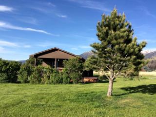 Romantic and Rural Cabin Rental Close to Yellowstone River near Bozeman, Montana - 4
