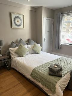 Flat in Maerdy - 8