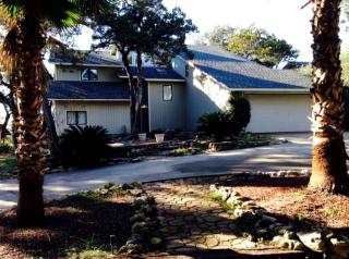 Spacious Cottage Rental on the Banks of Lake Travis in the Texas Hill Country - 0