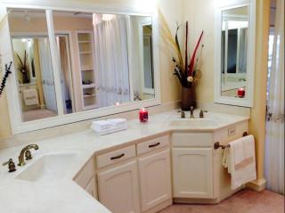 Spacious Cottage Rental on the Banks of Lake Travis in the Texas Hill Country - 1