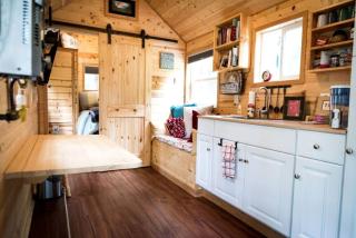 Comfortable Tiny House Rental near Fairbanks for Pet-Friendly Glamping in Alaska - Chena River Seaplane Base - 9