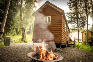 Comfortable Tiny House Rental near Fairbanks for Pet-Friendly Glamping in Alaska - Chena River Seaplane Base - 2