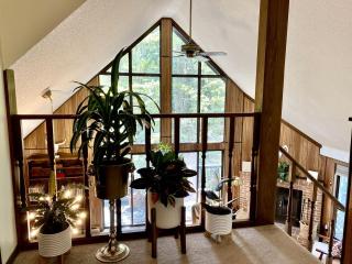 Secluded Cabin Rental with Forest Views outside of Baltimore - 4