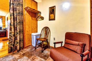 Cozy Creekside Cabin Rental near Cherokee, North Carolina - 3