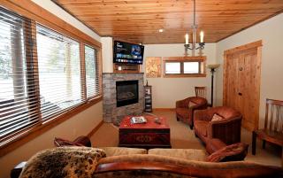 Family-Friendly Cabin Rental with Lone Peak Views in Big Sky - 9