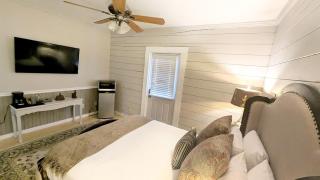 Elegant Room Rental for Two in Dahlonega, Georgia - 4