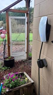 Unique Vacation Cottage in the Cascade Mountains near Oregon State University - 1