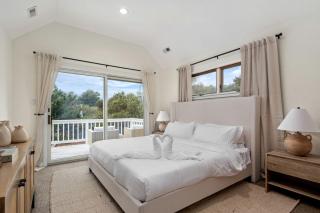 Pet Friendly Coastal Cottage in Corolla, North Carolina, Complete with Outdoor Pool and Private Hot Tub - 7