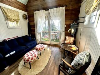 Elevated Cabin in the Trees Perfect for a Weekend Getaway in the Outer Banks, North Carolina - 9