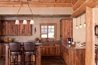 Scenic Creekside Lodge with Decks and Madison River Access near Yellowstone, Ennis Montana - 8