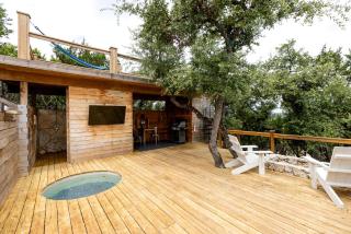 Beautiful Romantic Yurt Surrounded by Nature in Wimberley, Texas - 6