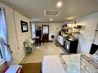 "Lovely Tiny House Rental for a Romantic Getaway in Shepherdstown, West Virginia - 9