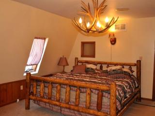 Magnificent A-Frame Cabin Rental in the Trees close to Hocking Hills State Park, Ohio - 7