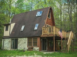 Magnificent A-Frame Cabin Rental in the Trees close to Hocking Hills State Park, Ohio - 5