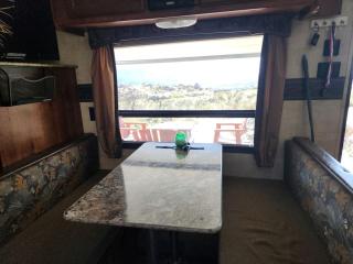 Quaint Caravan Amazing for a Glamping Experience and Hiking in Temecula, California -  - 9