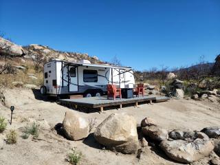 Quaint Caravan Amazing for a Glamping Experience and Hiking in Temecula, California -  - 6