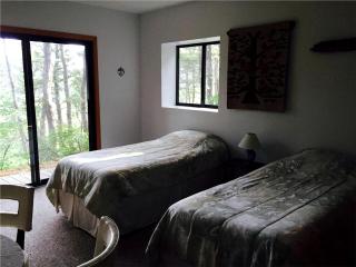 Beautifully Secluded Vacation Rental Close to the Beach in Truro, Massachusetts - 3
