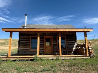 Charming Cabin with Pond and Mountain Views near Downtown Ennis, Montana - 2