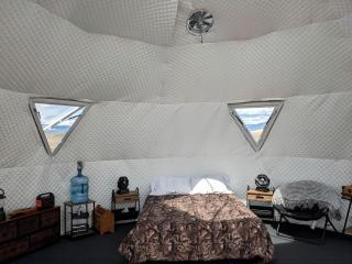 Remote Spacious Dome with Incredible Outdoor Landscape in Montana - 8