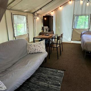 Cozy Treehouse Tent with Forest Trails near Waterfalls in Cumberland Plateau, TN - 2
