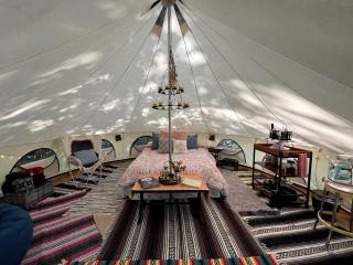 Beautiful Bell Tent Rental near Kansas City for Glamping in Missouri - 9