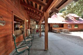 Spacious Luxury Cabin Rental for Group Mountain Retreat near Leavenworth - 6