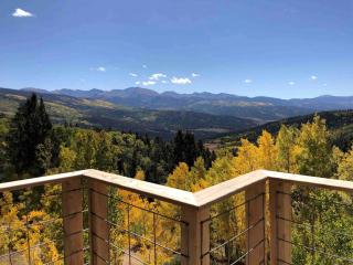 Off-Grid yet Modern Tree House in the Sangre de Cristo Mountains, Colorado - 3