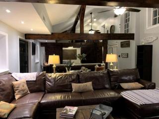 Sweet Chic Farm Cottage with Pool, Hot-Tub and Beautiful Sunsets in Maryland - 9