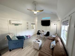 Secluded Tiny House in Hampstead, North Carolina and near Top Sail Island, Perfect for a Weekend by the Sea - 5