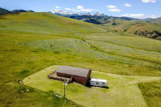Secluded Cabin Rental for a Peaceful Vacation in Montana - 4
