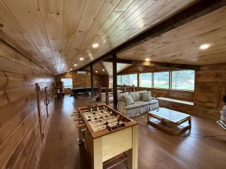 Upscale Rustic Cabin Surrounded by Spacious Pennsylvania Countryside near Pine Creek Gorge - 7
